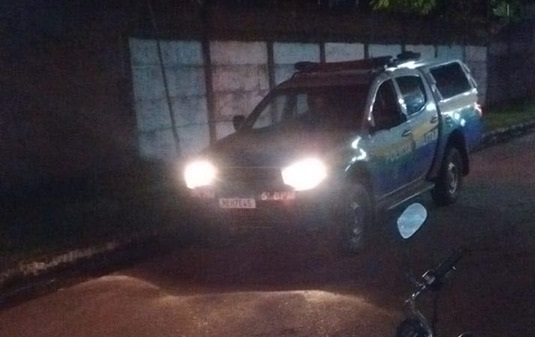 Acompanhados da polícia, servidores da prefeitura notificam comerciantes do Bairro Novo 3 Acompanhados da polícia, servidores da prefeitura notificam comerciantes do Bairro Novo