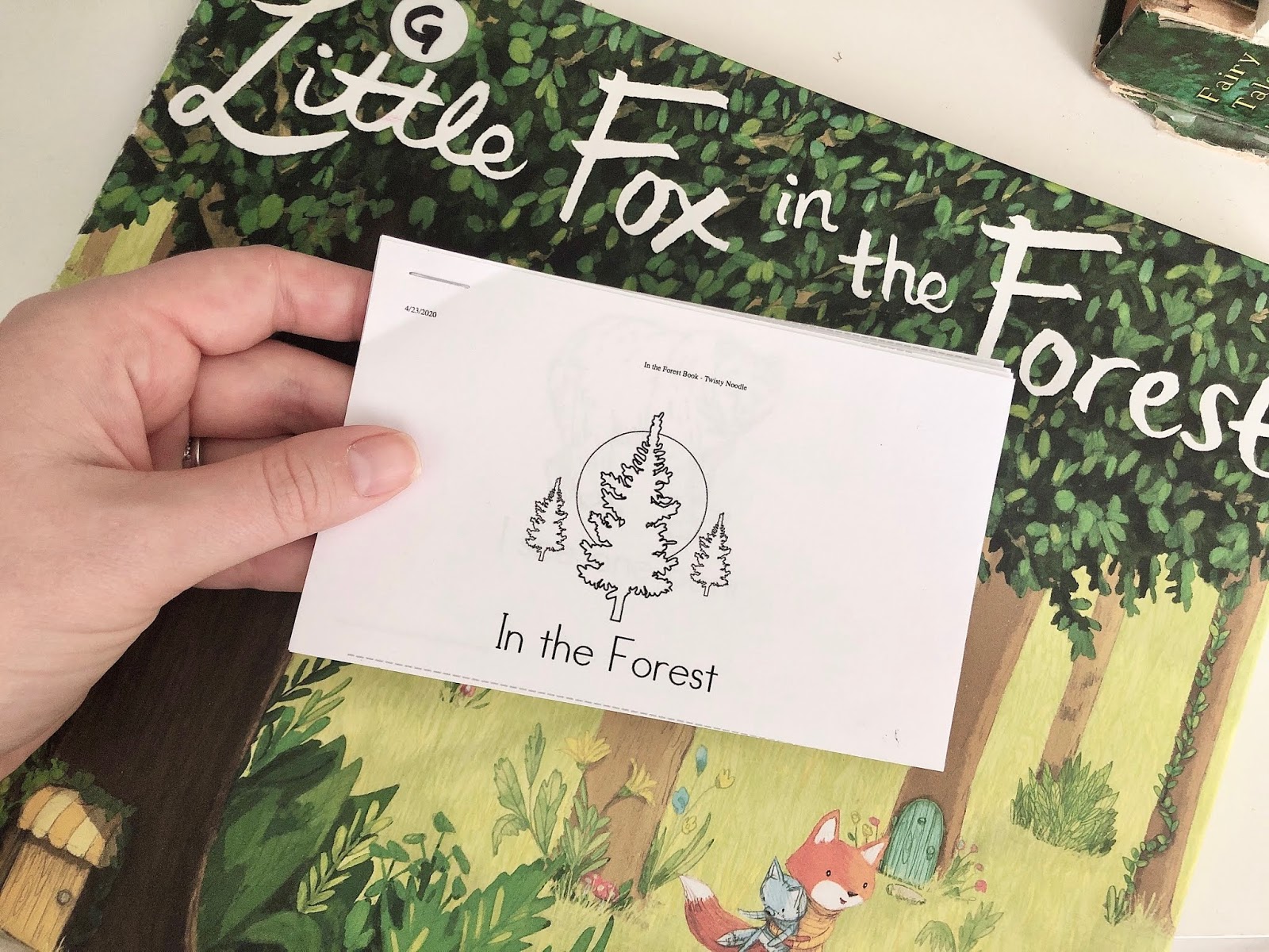 Check out these amazing ELA read alouds and activities that embrace the forest habitat + inferring! See more at www.littlefoxteaching.com