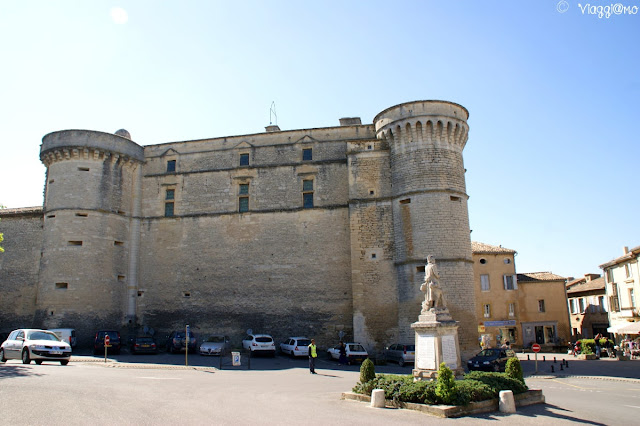Castello e simbolo del paese di Gordes