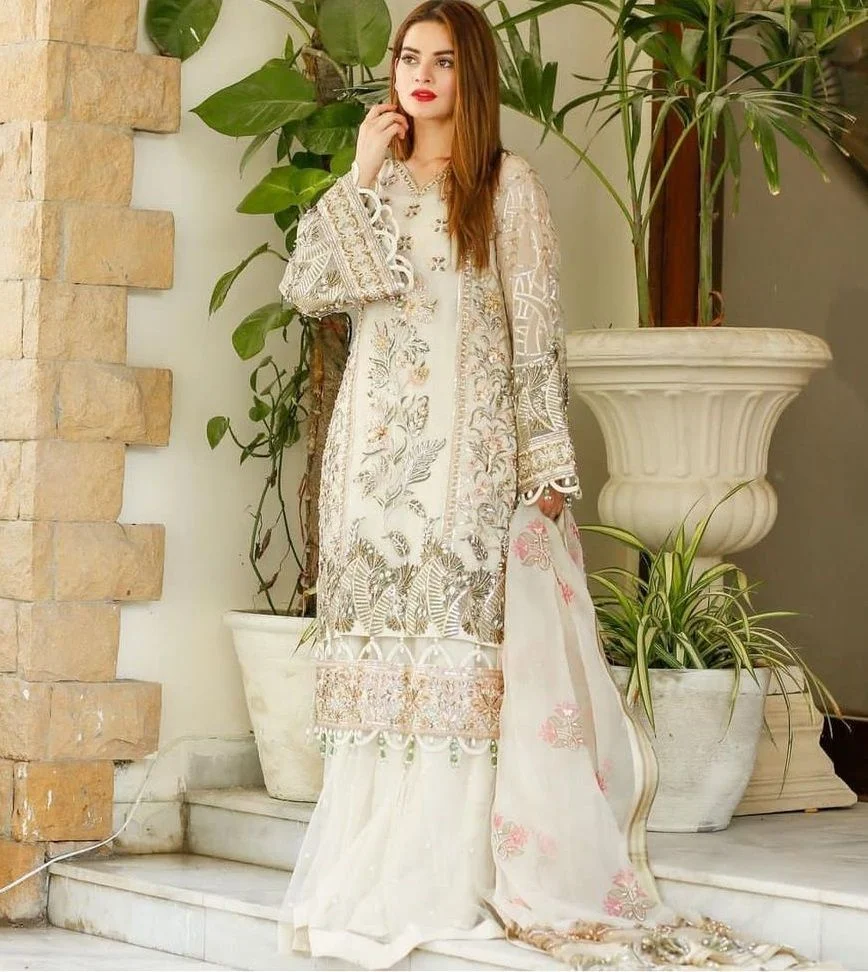 Famous Pakistani Celebrities Dresses from Ramadan Transmissions 2021 Famous Pakistani Celebrities Dresses from Ramadan Transmissions 2021