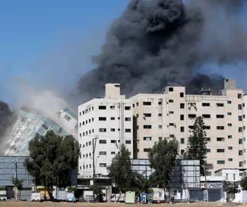 Pebão:8 crianças morrem em ataque de israel a gaza; prédio de tv colapsa