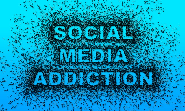 Excessive use of social media is also dangerous, take these precautions Excessive use of social media is also dangerous, take these precautions