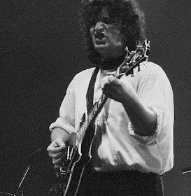 Pino Daniele on stage in 1982 in the early part of his career, when he was already becoming a star