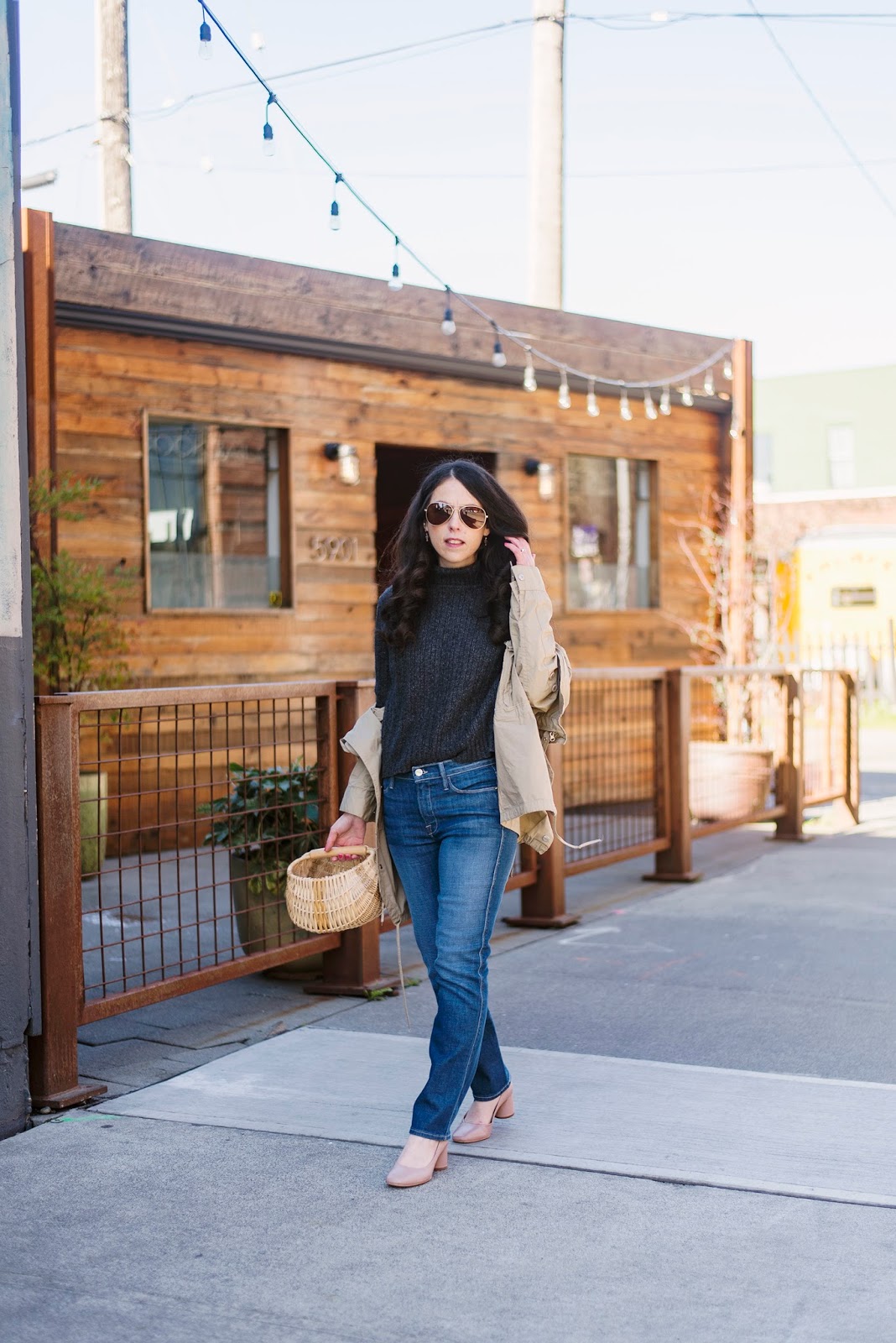 What to Wear When It's 50 Degrees Out: Jeans Are Queen This Season ...