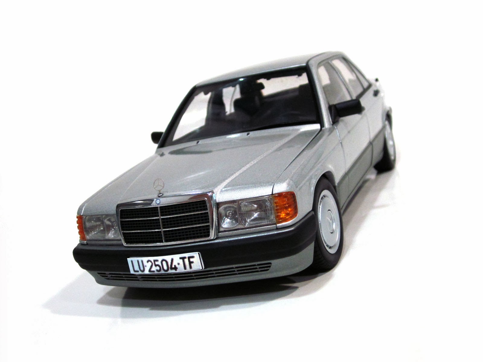 Mercedes-Benz 190 E 2.0 W201 '88 - AUTOart
