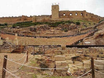 Castillo de Medellín,  Badajoz, sobre Teatro Romano