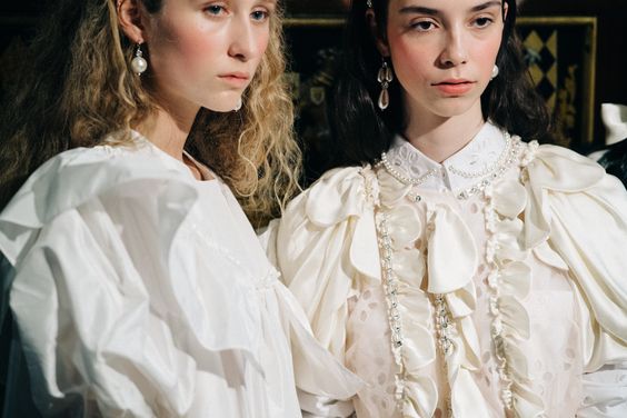 Backstage at Simone Rocha Spring-Summer 2018 by Le 21ème | Cool Chic ...