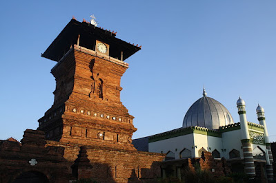 Wisata Religi : 9 Masjid Agung Tertua Di Indonesia