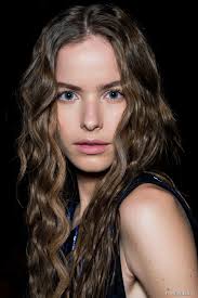 موضة الشعر الطويل الكيرلي موضة الشعر الطويل الكيرلي