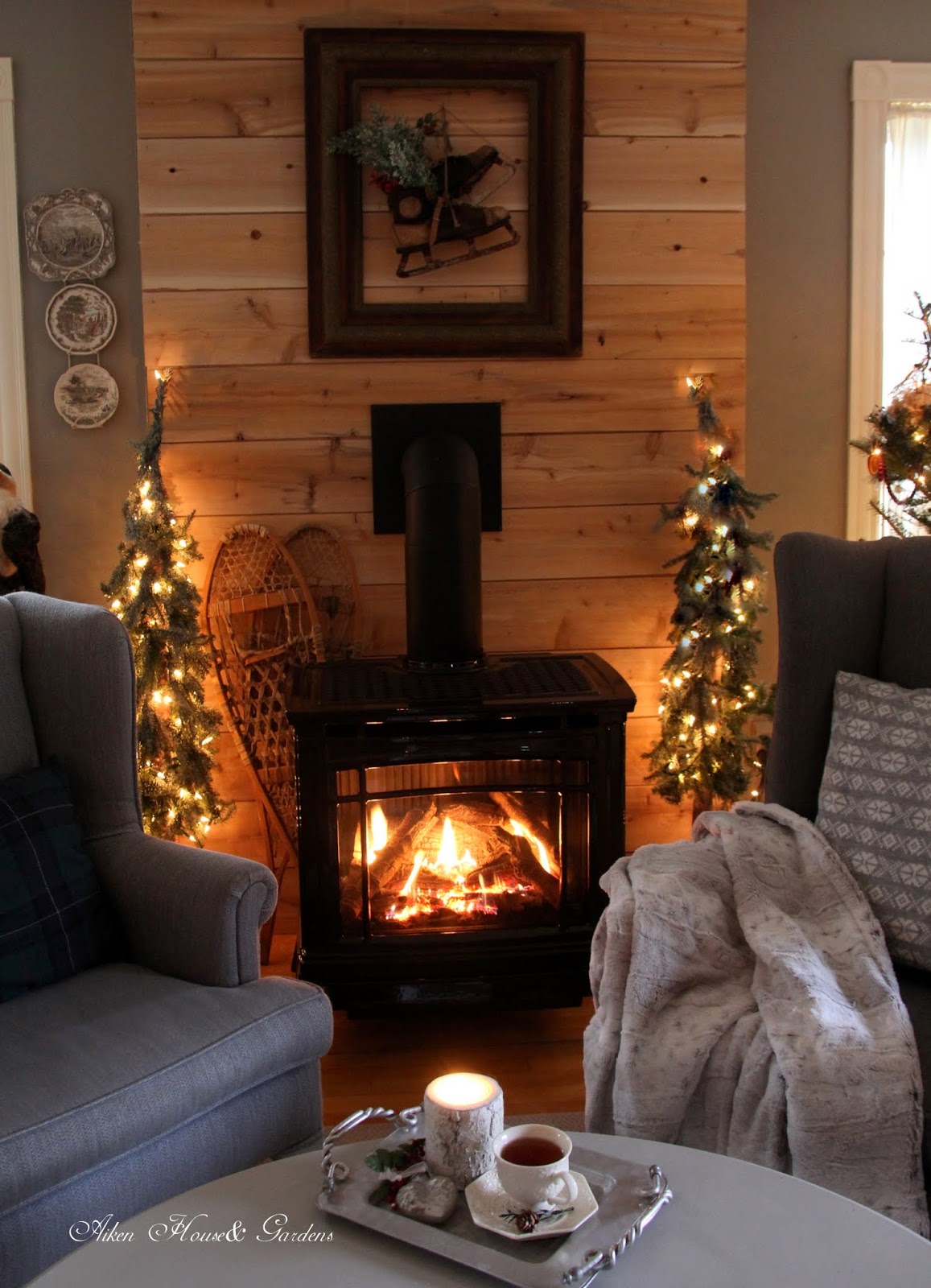 Aiken House & Gardens: Warm & Cozy Fireside Tea