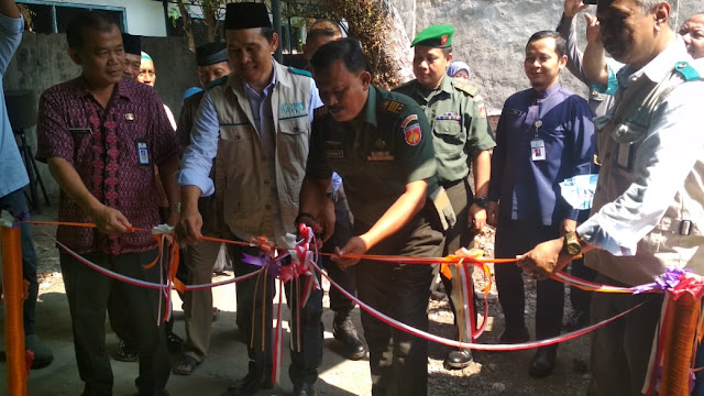 Pasiter Dim Sragen Potong Pita Penyerahan RTLH Keluarga Veteran  Karangmalang