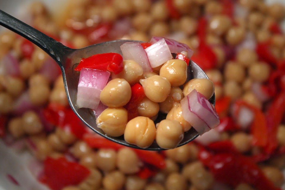 The 99 Cent Chef Chickpea (Garbanzo Bean) & Sweet Red Pepper Salad
