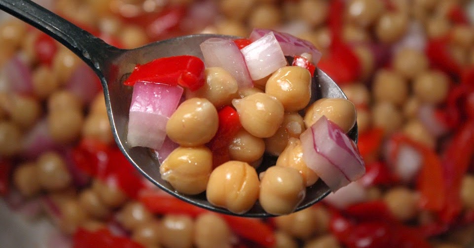 The 99 Cent Chef Chickpea (Garbanzo Bean) & Sweet Red Pepper Salad