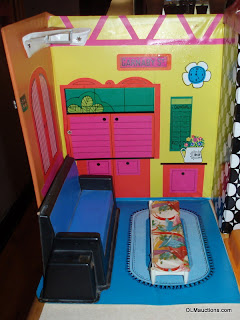Internet Superstores: VINTAGE BARBIE DOLL FAMILY HOUSE BY MATTEL FROM THE 60s
