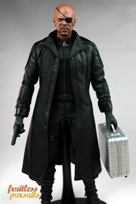 Fruitless Pursuits: Review: Hot Toys Nick Fury 1/6 Scale Collectible ...