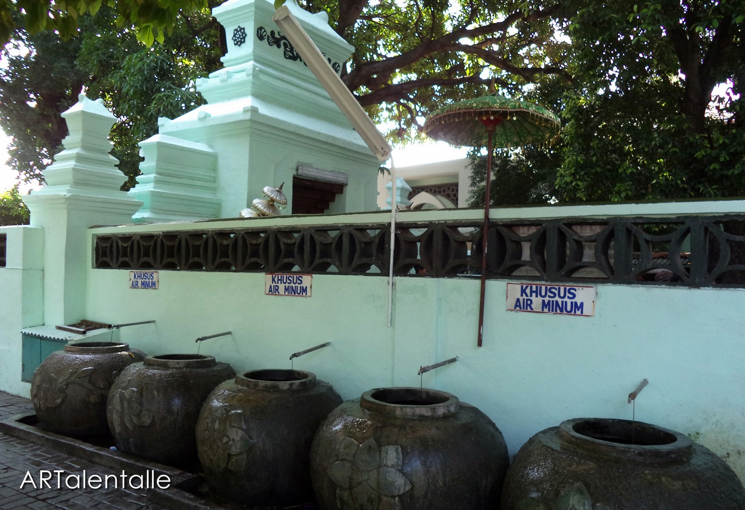 Padangsche Bovenlanden: Kawasan Wisata Religi Sunan Ampel, Surabaya