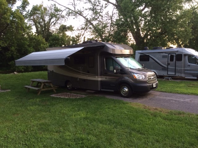 The conFUSEd RVer: The Awning on the Fuse