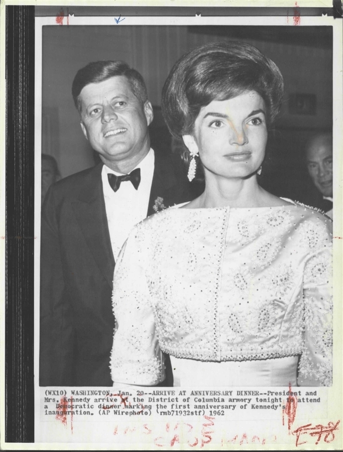 JFK & JACKIE: AMERICA'S ROYAL COUPLE