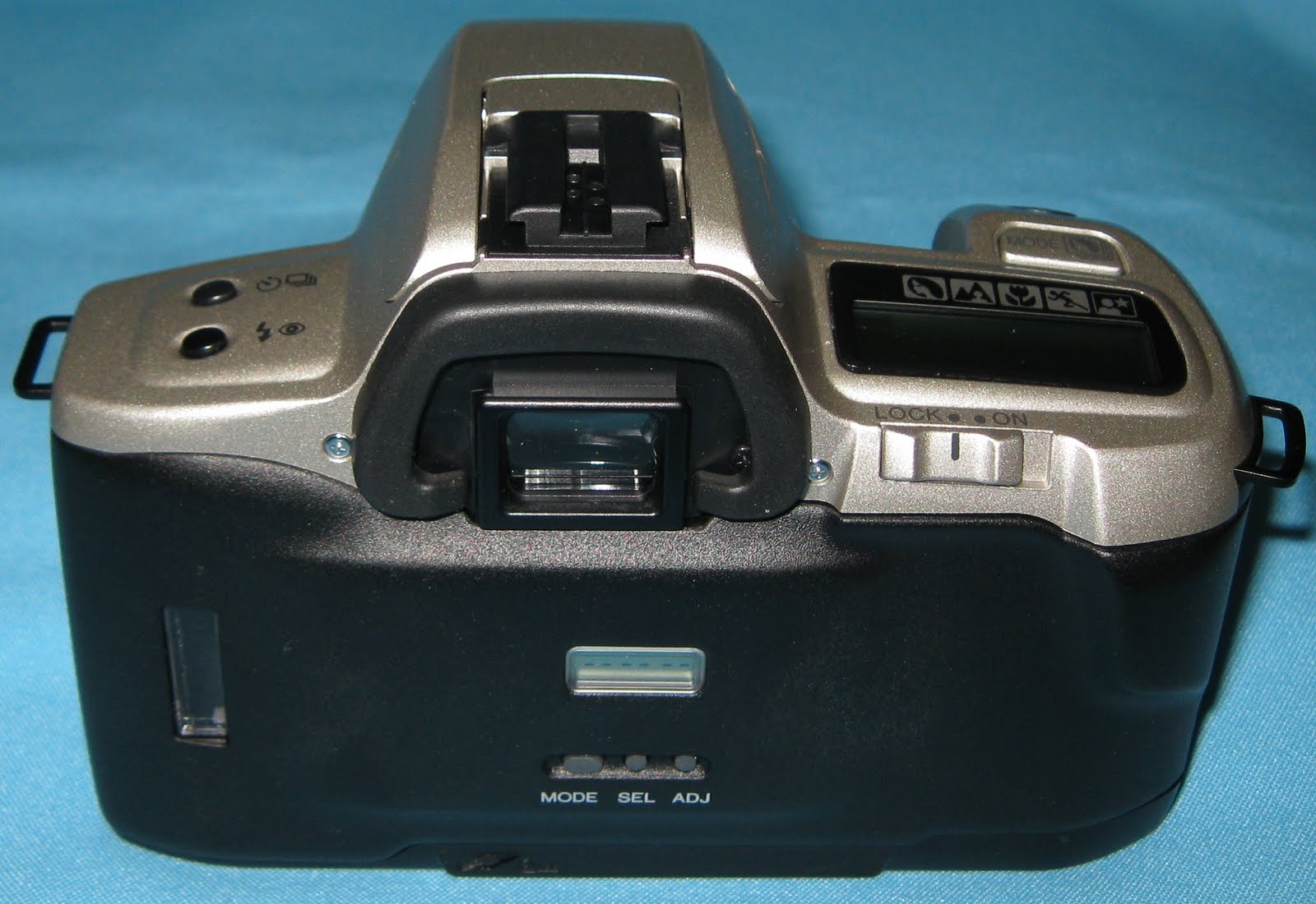 The Chens: The User’s Review: Minolta Maxxum QTsi SLR Film Camera with