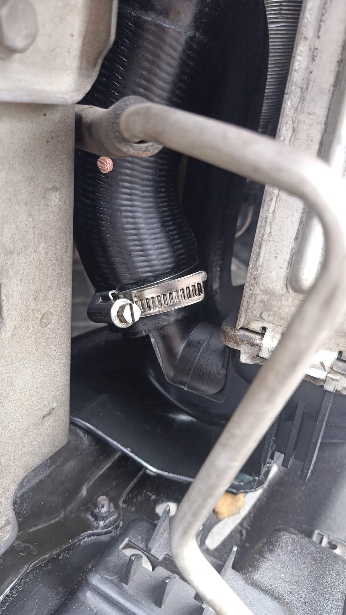 Troubleshoot Lampu Check Engine Ertiga Diesel Menyala Akibat Klem Intercooler Longgar Kinanti Ekantoro Troubleshoot Lampu Check Engine Ertiga Diesel Menyala Akibat Klem Intercooler Longgar Kinanti Ekantoro
