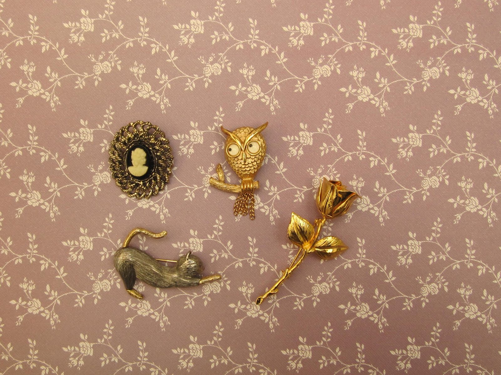 Broches vintage pour Femme - Vestiaire Collective