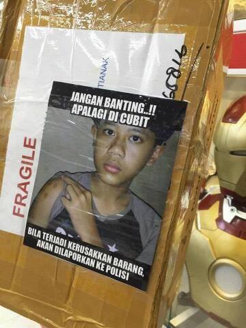 Berniat Mengirimkan Barang? Pesan untuk Kurir Ini Dijamin Bikin Melotot! Berniat Mengirimkan Barang? Pesan untuk Kurir Ini Dijamin Bikin Melotot!