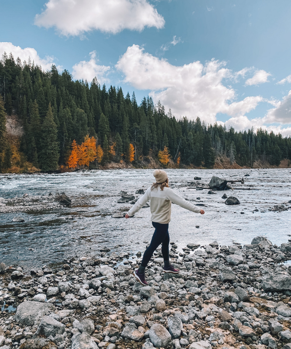 travel blogger Amanda's OK explores the Yellowstone River