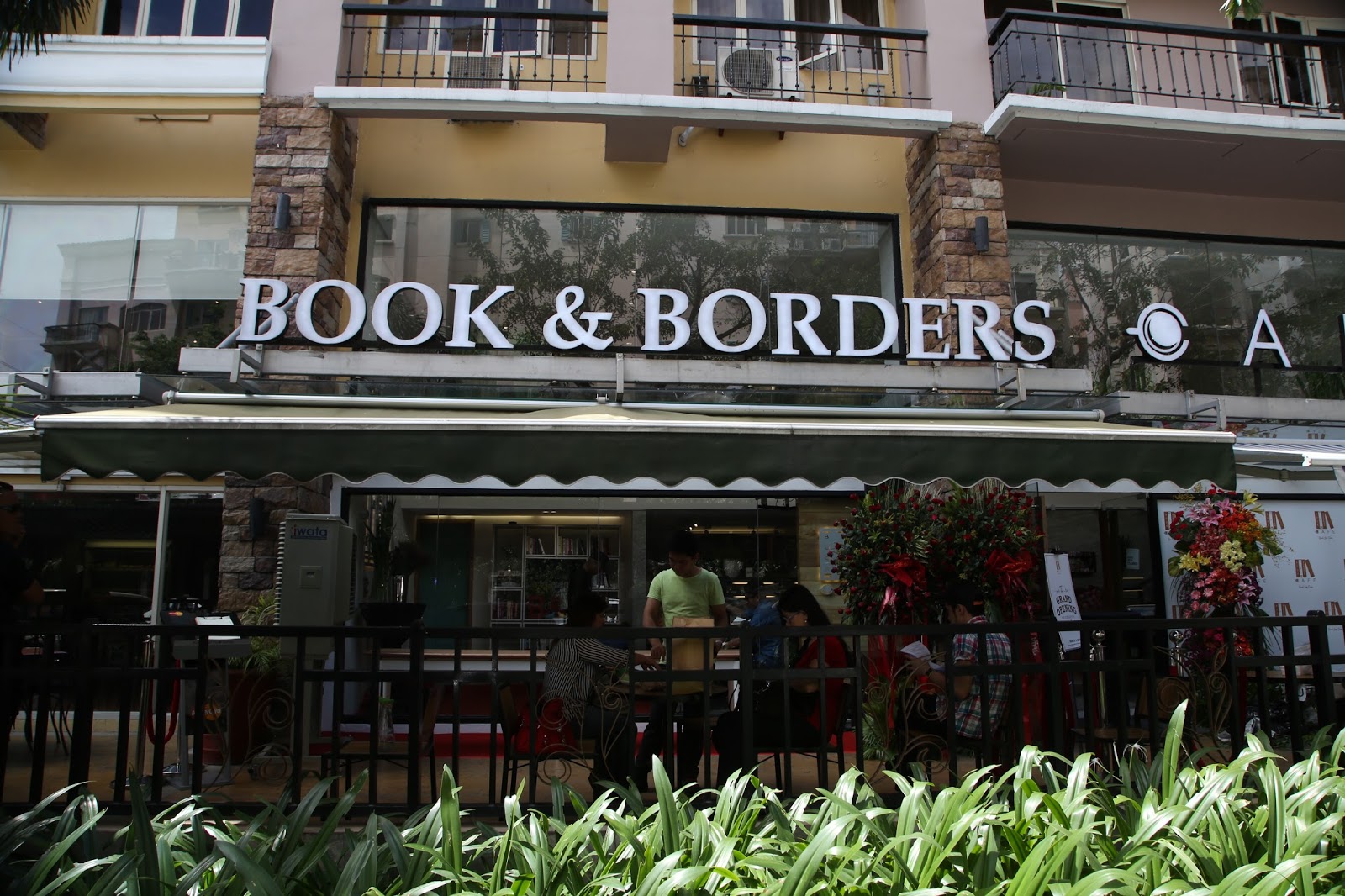 Book & Borders Cafe Opens at Tuscany McKinley Hill Aci Girl