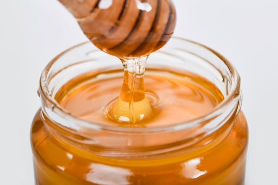 10 Surprising Health Benefits of Honey  and Use of Honey in Daily Life