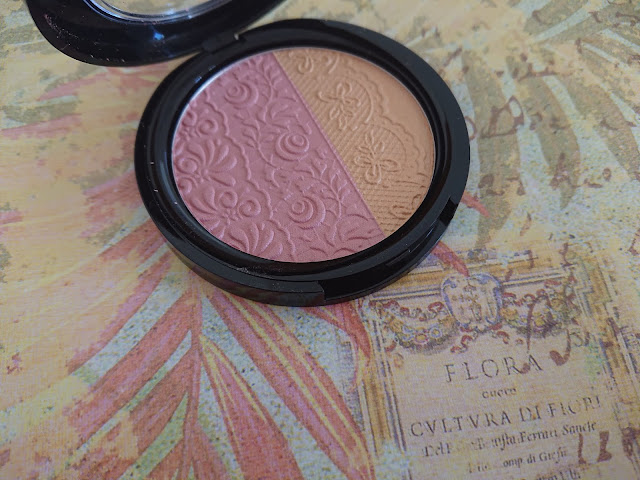 Beauty Loop - Lace Blusher Cheeky Beauty Loop - Lace Blusher Cheeky