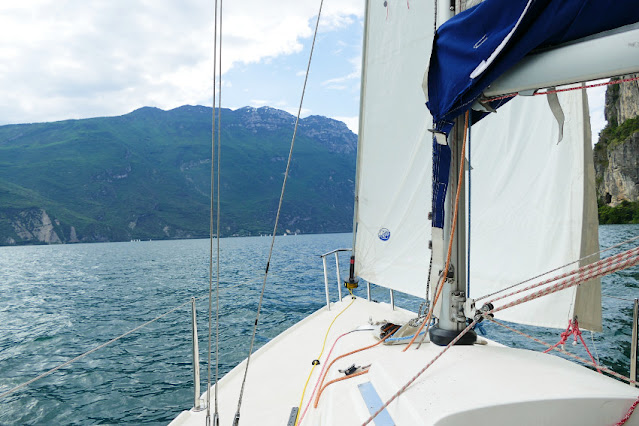 lago di garda barca a vela gita