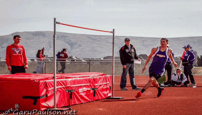 Olah Raga (Sport) Lompat Tinggi dalam Pendaratan Gunting