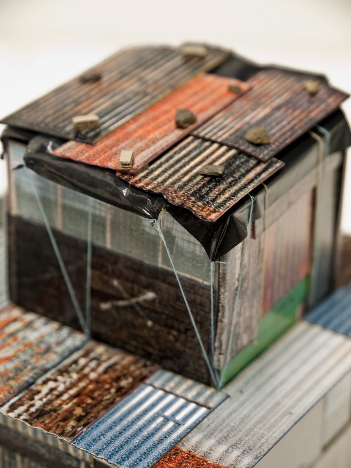 Small Houses Ceramics. Small Scale. Justice Miniature photos.