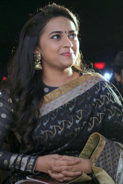 Sri divya Tamil Actress Latest Cute Pics In Saree 5