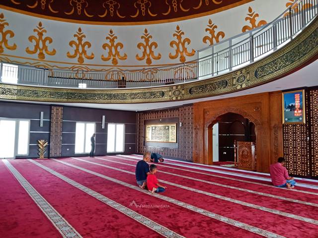 Megahnya Masjid Agung Serdang Bedagai