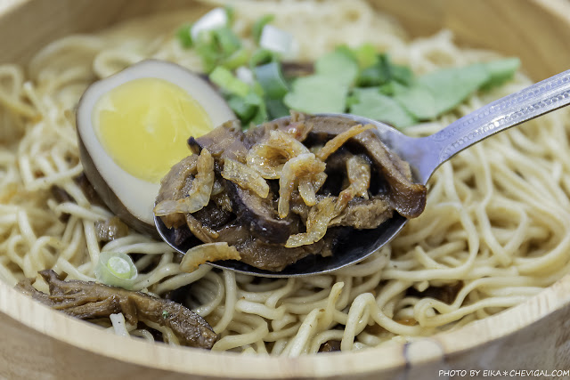 花山家宣飲麵鋪最新分店開幕囉!大啖文青乾拌麵、暖暖雙雙麵,還有麻辣手工水餃好夠味!