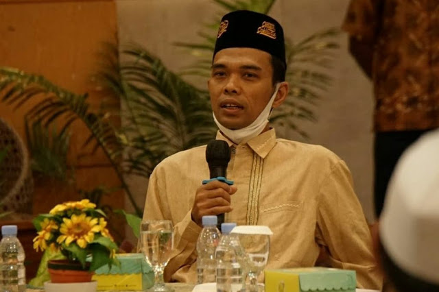 Pesan UAS untuk Calon Pimpinan MUI: Bicaralah Tatap Mata Penguasa Pesan UAS untuk Calon Pimpinan MUI: Bicaralah Tatap Mata Penguasa
