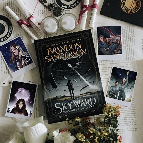 Planeta de Livros Brasil - Para fãs de ficção científica e jornadas  espaciais, a sugestão de leitura para o fim de semana é 'Skyward' de Brandon  Sanderson! 🌌 ⭐ 📷@abducaoliteraria