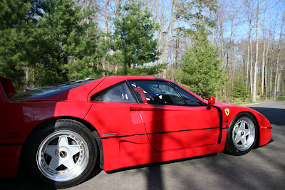 Ferrari F40 Side