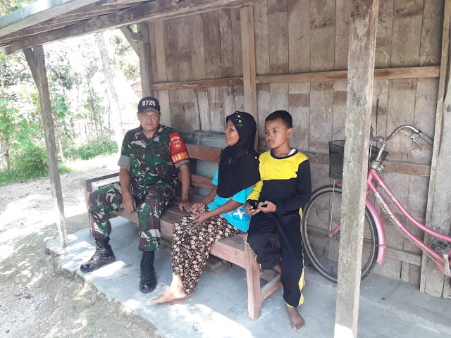 Komsos Dengan Masyarakat, Babinsa Himbau Ciptakan Kedamaian Selama Bulan Ramadhan Komsos Dengan Masyarakat, Babinsa Himbau Ciptakan Kedamaian Selama Bulan Ramadhan