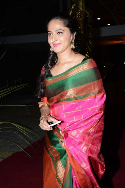 Glamorous Actress Anushka Shetty Images In Saree 2