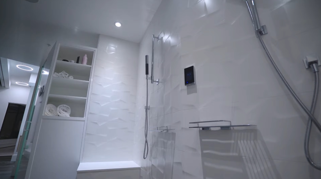 38 Interior Design Photos vs. 1211 Melville St #3801, Vancouver Luxury Penthouse Tour
