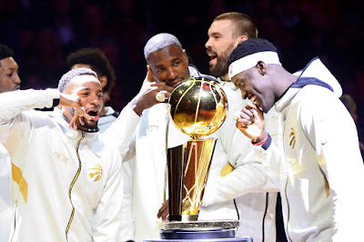 Los Raptors de Toronto recibieron su anillo de campeones de la NBA