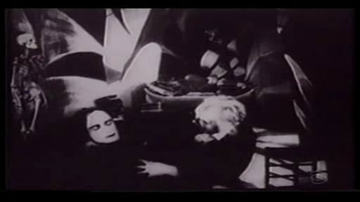 vlcsnap 1424683 - El gabinete del Dr.Caligari-1920-vhsrip-voz en off en español y música especial Divisa (Ciclo Videoclub Nueva Cultura A-Z)