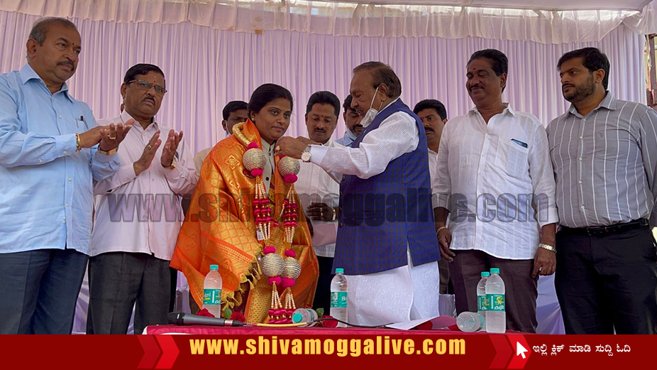 ಶಿವಮೊಗ್ಗ ಸಿಟಿಯ ಪ್ರತಿ ಮನೆಗೂ ಹಸಿರು, ನೀಲಿ ಬಣ್ಣದ ಕಸದ ಬುಟ್ಟಿ, ಇವತ್ತಿಂದಲೇ ವಿತರಣೆ ಶುರು 4 palike%2B1