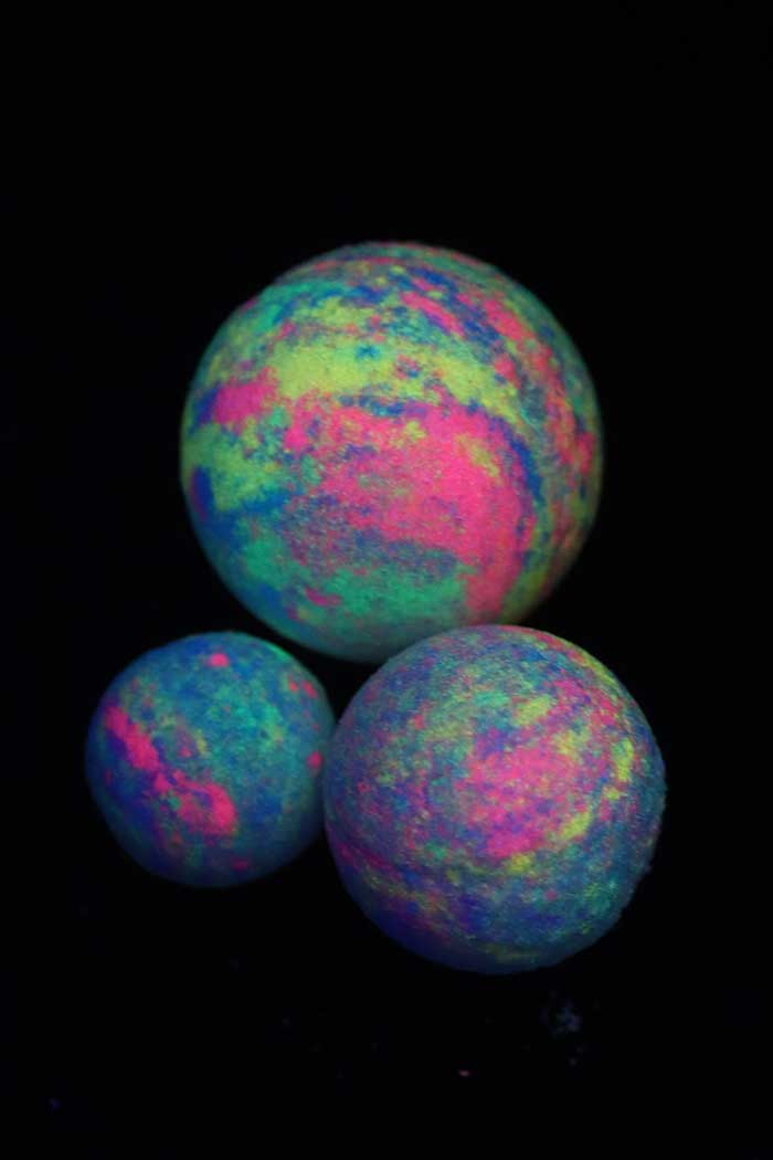 How to Make Glow in the Dark Bath Bombs Everything Pretty