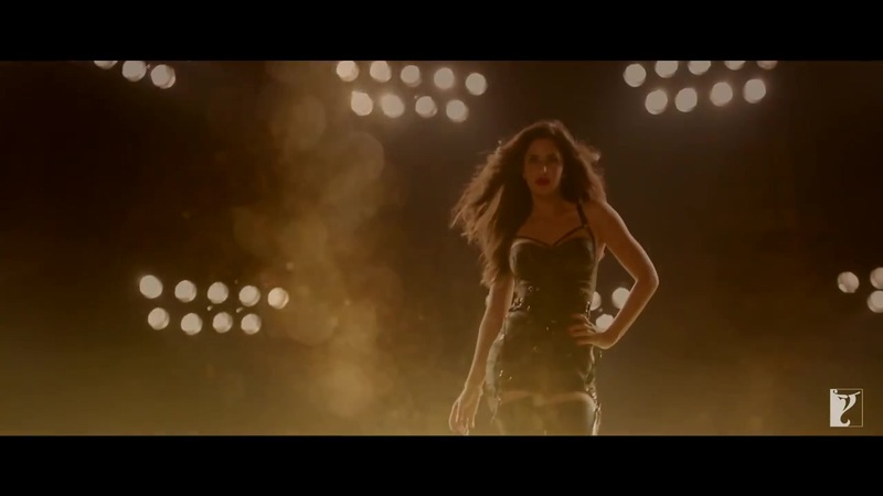 Katrina Kaif hot in black dress in dhoom macha le song