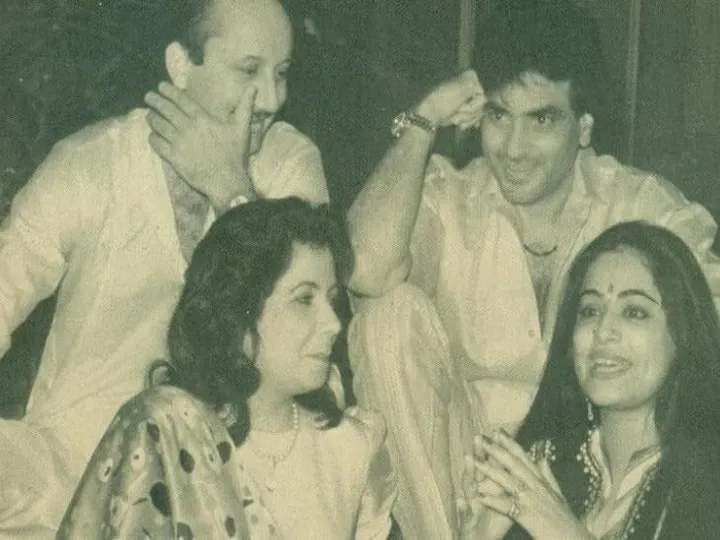 kirran kher and anupam kher pic