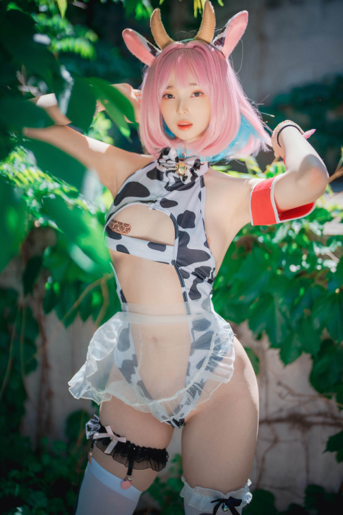 Read more about the article Bambi 밤비, [DJAWA] Riamu’s Celebrating the Year of the Cow #1 Set.02