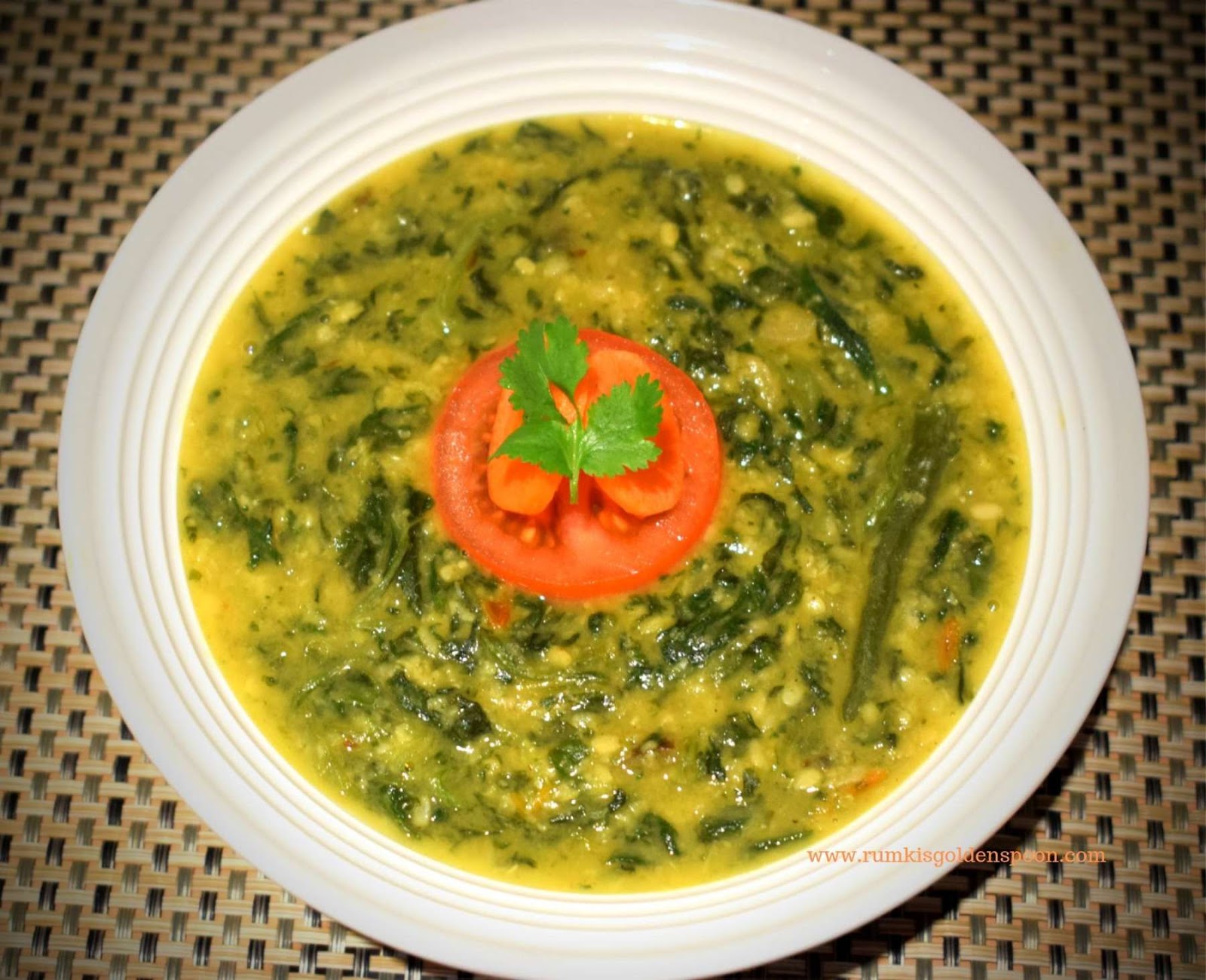 Moong dal palak, palak moong dal, spinach dal, indian dahl with spinach, dahl recipe, dal recipe, palak with dal, dal palak, dal palak recipe, Moong dal palak recipe, palak dal, palak recipes, spinach recipes Indian, moong dal recipe, Rumki's Golden Spoon